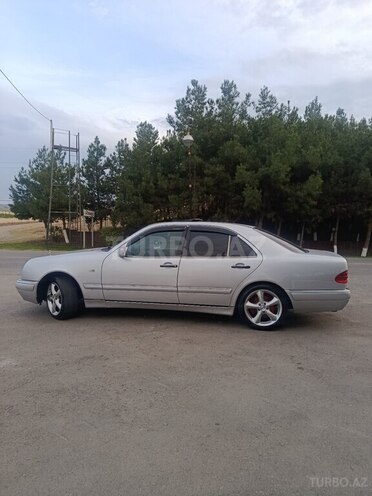 Mercedes E 230 1996, 100,000 km - 2.3 l - Qazax
