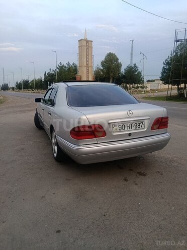 Mercedes E 230 1996, 100,000 km - 2.3 l - Qazax