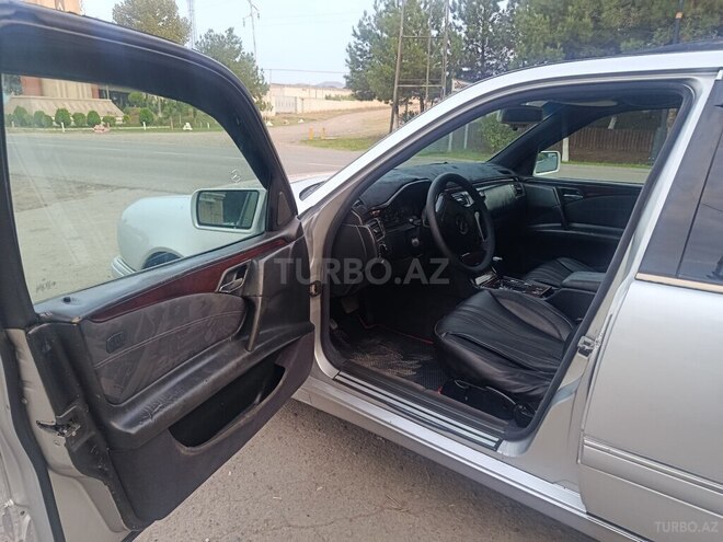 Mercedes E 230 1996, 100,000 km - 2.3 l - Qazax