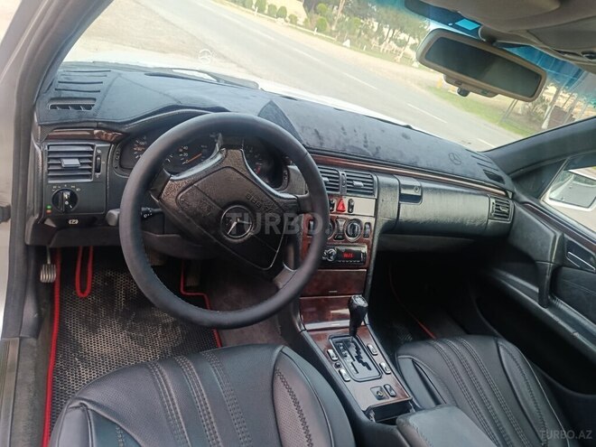 Mercedes E 230 1996, 100,000 km - 2.3 l - Qazax