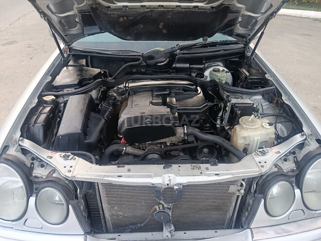 Mercedes E 230 1996, 100,000 km - 2.3 l - Qazax