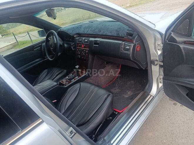 Mercedes E 230 1996, 100,000 km - 2.3 l - Qazax