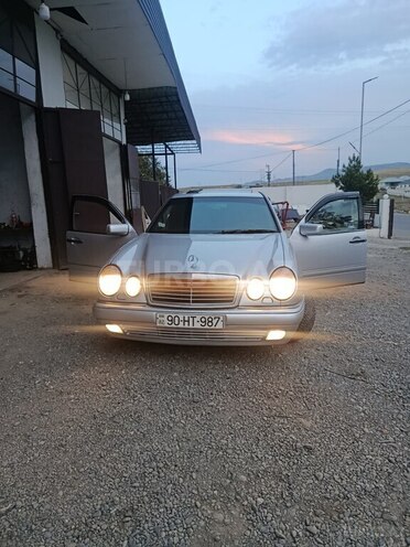 Mercedes E 230 1996, 100,000 km - 2.3 l - Qazax