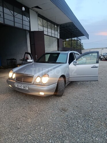 Mercedes E 230 1996, 100,000 km - 2.3 l - Qazax