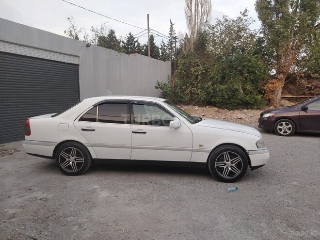 Mercedes C 220 1994, 298,000 km - 2.2 l - Bakı