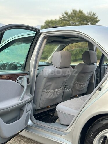 Mercedes E 240 2000, 288,000 km - 2.4 л - İsmayıllı