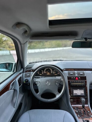 Mercedes E 240 2000, 288,000 km - 2.4 л - İsmayıllı