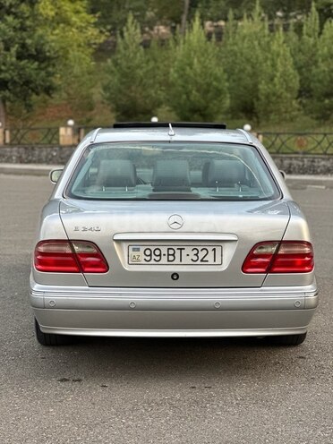 Mercedes E 240 2000, 288,000 km - 2.4 л - İsmayıllı