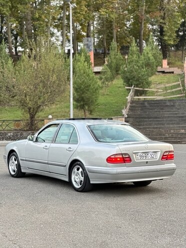 Mercedes E 240 2000, 288,000 km - 2.4 л - İsmayıllı