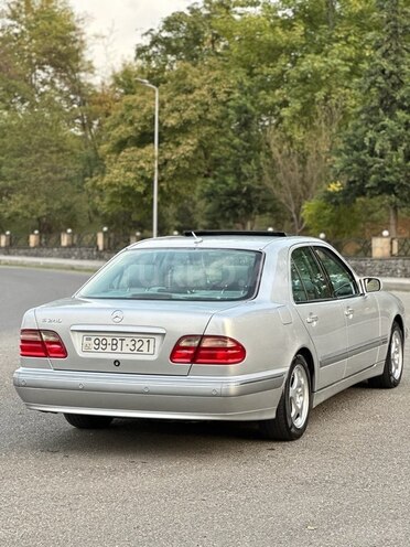 Mercedes E 240 2000, 288,000 km - 2.4 л - İsmayıllı