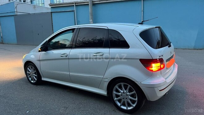 Mercedes B 180 2009, 186,000 km - 1.7 l - Sumqayıt