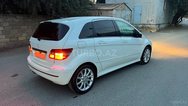 Mercedes B 180 2009, 186,000 km - 1.7 l - Sumqayıt