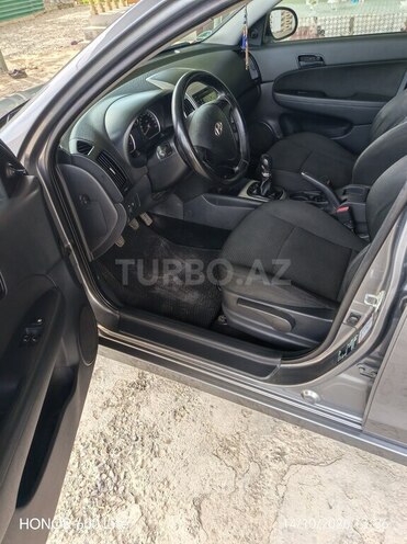 Hyundai i30 2011, 360,000 km - 1.6 l - Biləsuvar