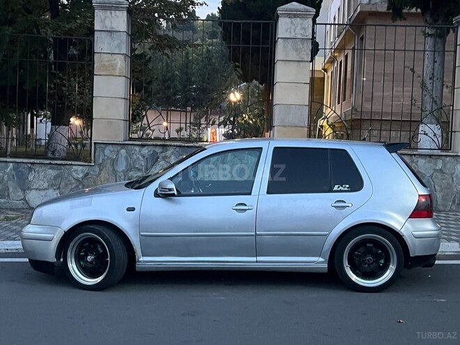 Volkswagen Golf 1999, 396,363 km - 1.6 l - Zaqatala