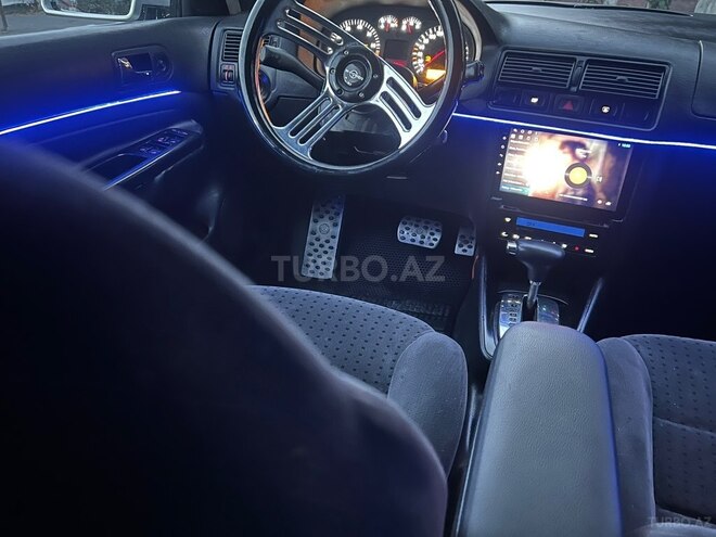 Volkswagen Golf 1999, 396,363 km - 1.6 l - Zaqatala