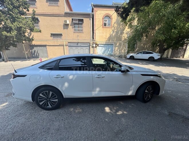 Changan Qiyuan A05 2025, 65,000 km - 1.5 л - Bakı