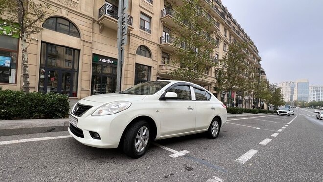 Nissan Sunny 2012, 150,000 km - 1.5 l - Bakı