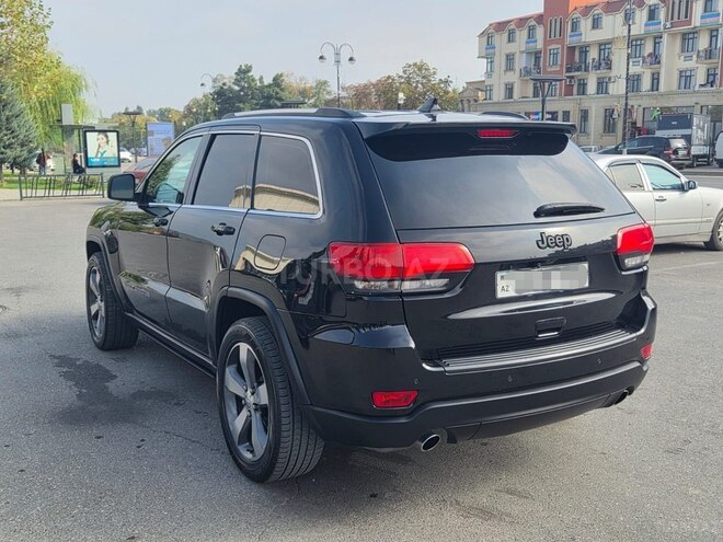 Jeep Grand Cherokee 2012, 220,000 km - 3.6 l - Quba