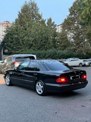 Mercedes E 320 2000, 352,000 km - 3.2 l - Bakı