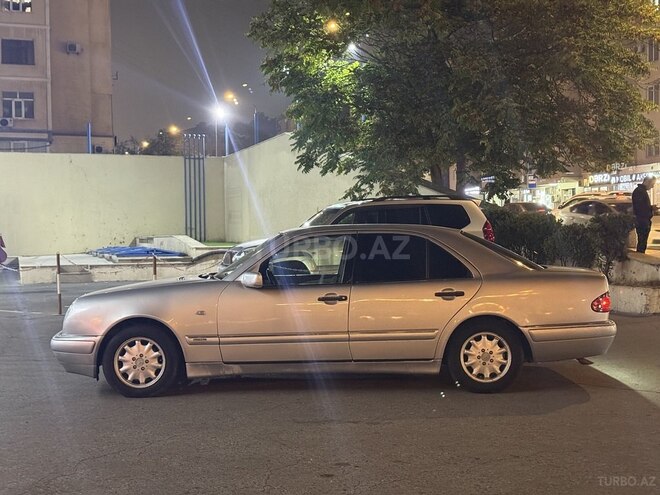 Mercedes E 240 1999, 333,915 km - 2.4 л - Bakı