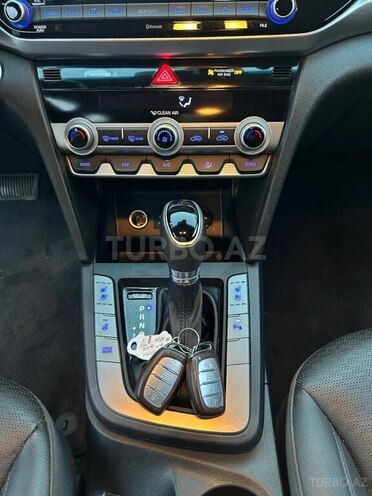 Hyundai Elantra 2019, 194,100 km - 1.6 л - Bakı