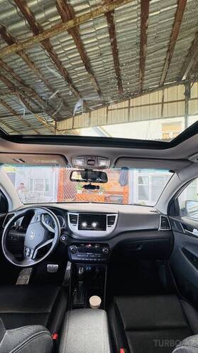 Hyundai Tucson 2016, 135,000 km - 1.7 l - Quba