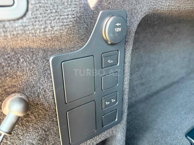 Land Rover Discovery 2017, 109,600 km - 3.0 l - Bakı