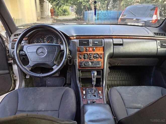 Mercedes E 240 1997, 315,888 km - 2.4 l - Gəncə