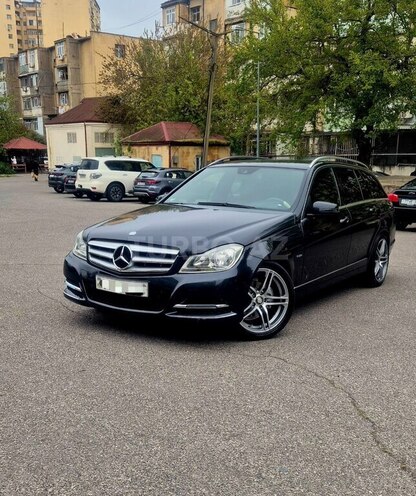 Mercedes C 200 2012, 215,000 km - 2.1 l - Bakı