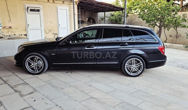 Mercedes C 200 2012, 215,000 km - 2.1 l - Bakı