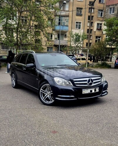 Mercedes C 200 2012, 215,000 km - 2.1 l - Bakı