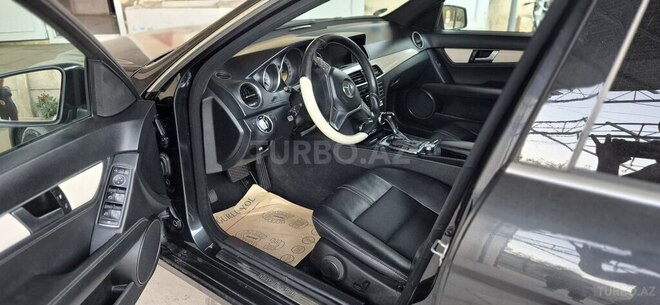 Mercedes C 200 2012, 215,000 km - 2.1 l - Bakı