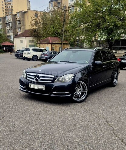 Mercedes C 200 2012, 215,000 km - 2.1 l - Bakı