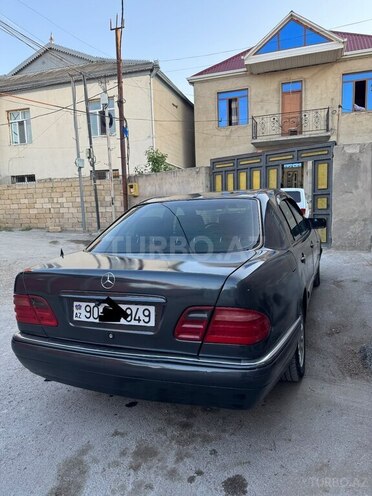 Mercedes E 220 1995, 308,421 km - 2.2 л - Bakı