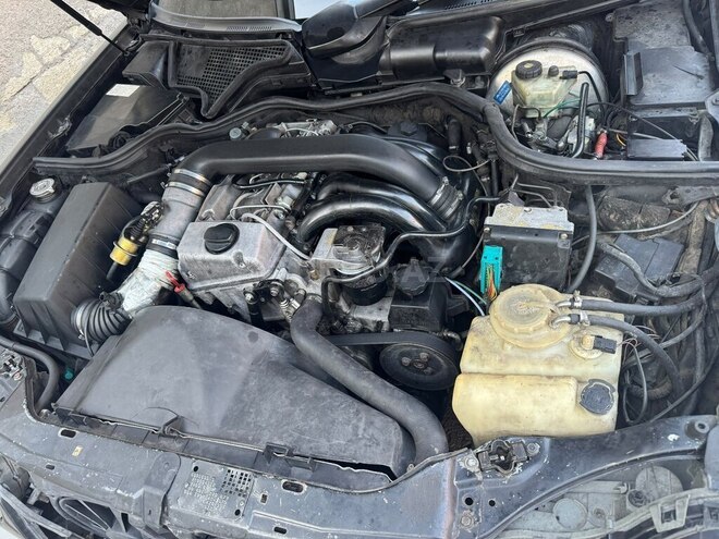 Mercedes E 220 1995, 308,421 km - 2.2 л - Bakı