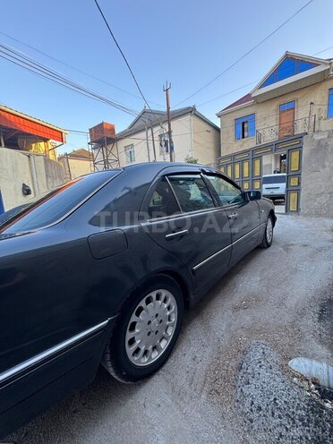 Mercedes E 220 1995, 308,421 km - 2.2 л - Bakı