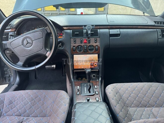 Mercedes E 220 1995, 308,421 km - 2.2 л - Bakı