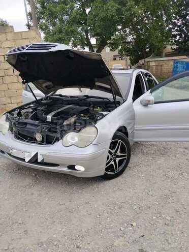 Mercedes C 240 2000, 587,456 km - 2.6 l - Quba