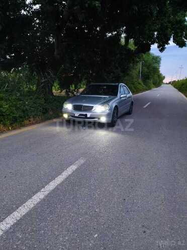 Mercedes C 240 2000, 587,456 km - 2.6 l - Quba