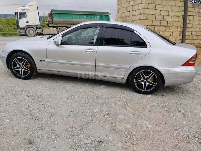 Mercedes C 240 2000, 587,456 km - 2.6 l - Quba