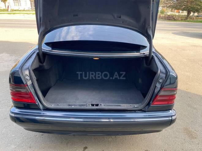 Mercedes E 240 1999, 434,935 km - 2.6 л - Lənkəran