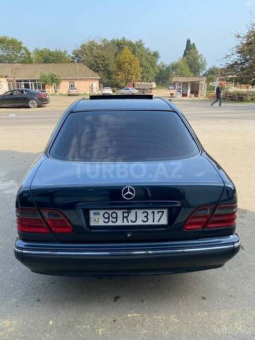 Mercedes E 240 1999, 434,935 km - 2.6 л - Lənkəran