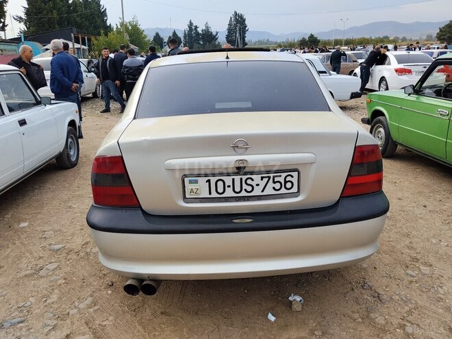 Opel Vectra 1997, 400,000 km - 1.8 l - Qazax