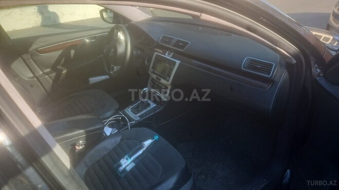 Volkswagen Passat 2011, 330,000 km - 1.8 l - Bakı