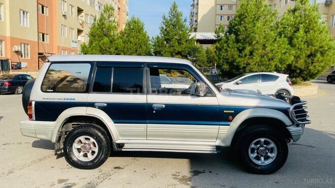 Mitsubishi Pajero 1993, 500,000 km - 2.8 л - Bakı