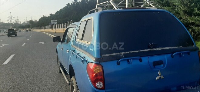 Mitsubishi L200 2009, 550,000 km - 2.5 l - Bakı