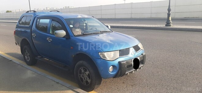 Mitsubishi L200 2009, 550,000 km - 2.5 l - Bakı