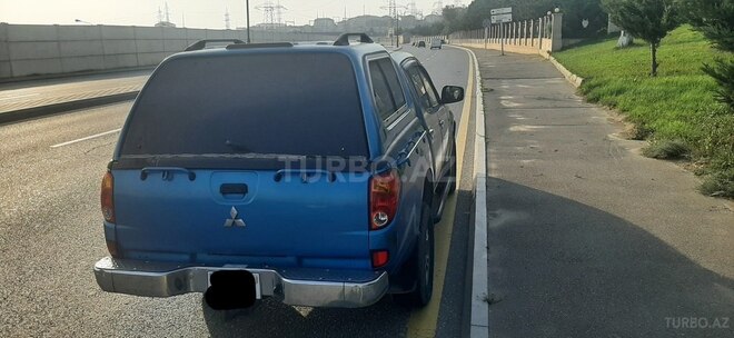 Mitsubishi L200 2009, 550,000 km - 2.5 l - Bakı