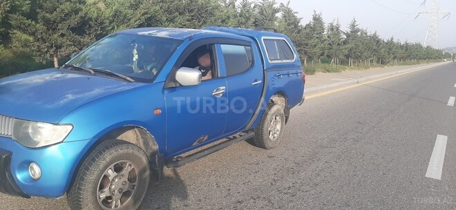 Mitsubishi L200 2009, 550,000 km - 2.5 l - Bakı