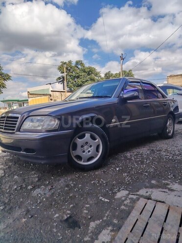 Mercedes C 180 1994, 429,650 km - 1.8 l - Quba